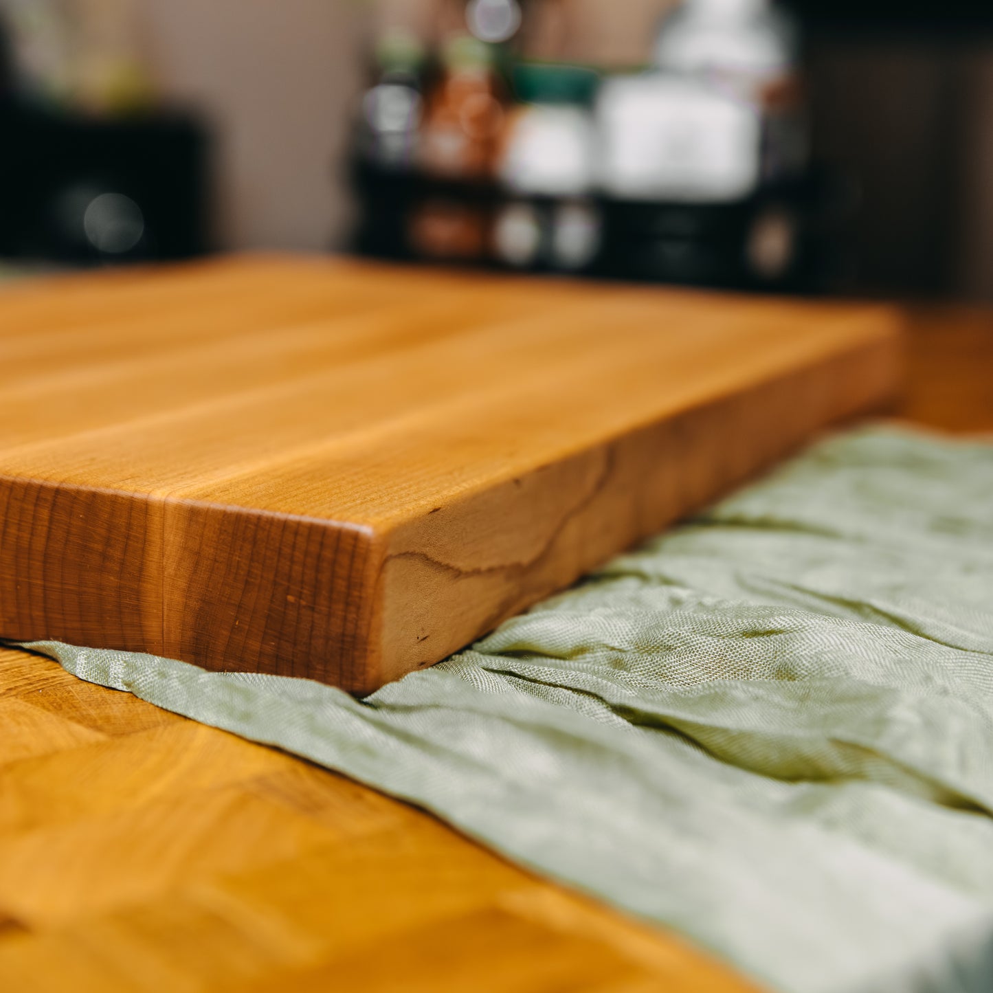 Edge Grain Hard Maple Cutting Board - One-Off 002 - "Curly"