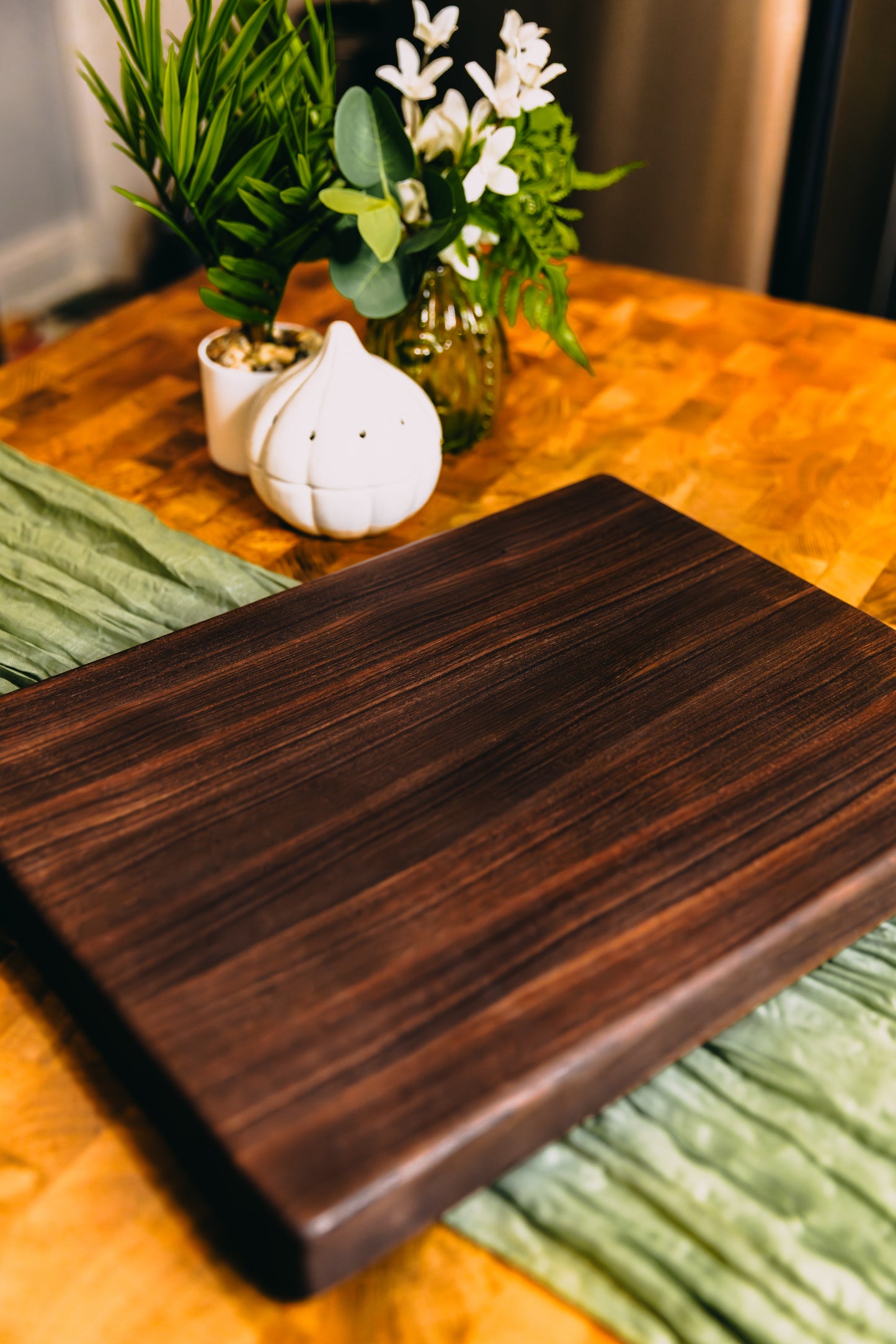 Edge Grain Black Walnut Cutting Board (One-Off 002)