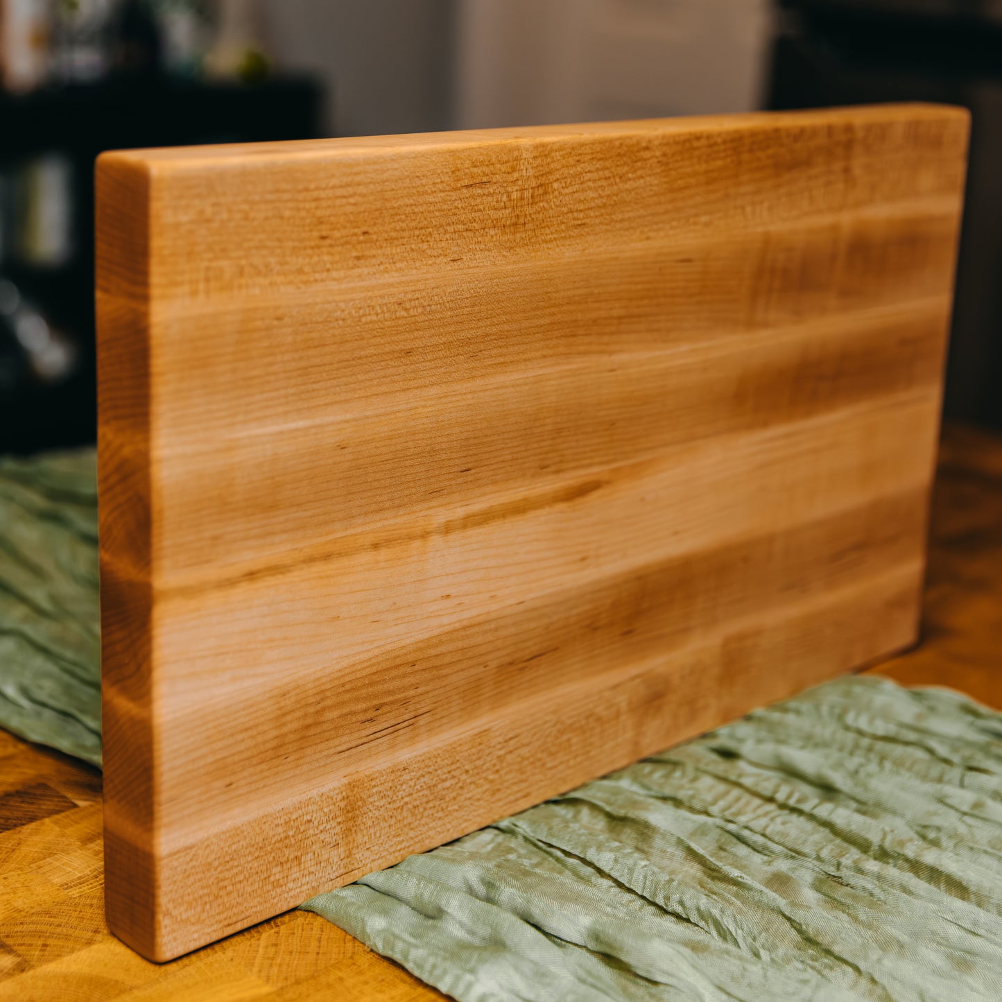 Edge Grain Hard Maple Cutting Board - One-Off 001 - "Curly"