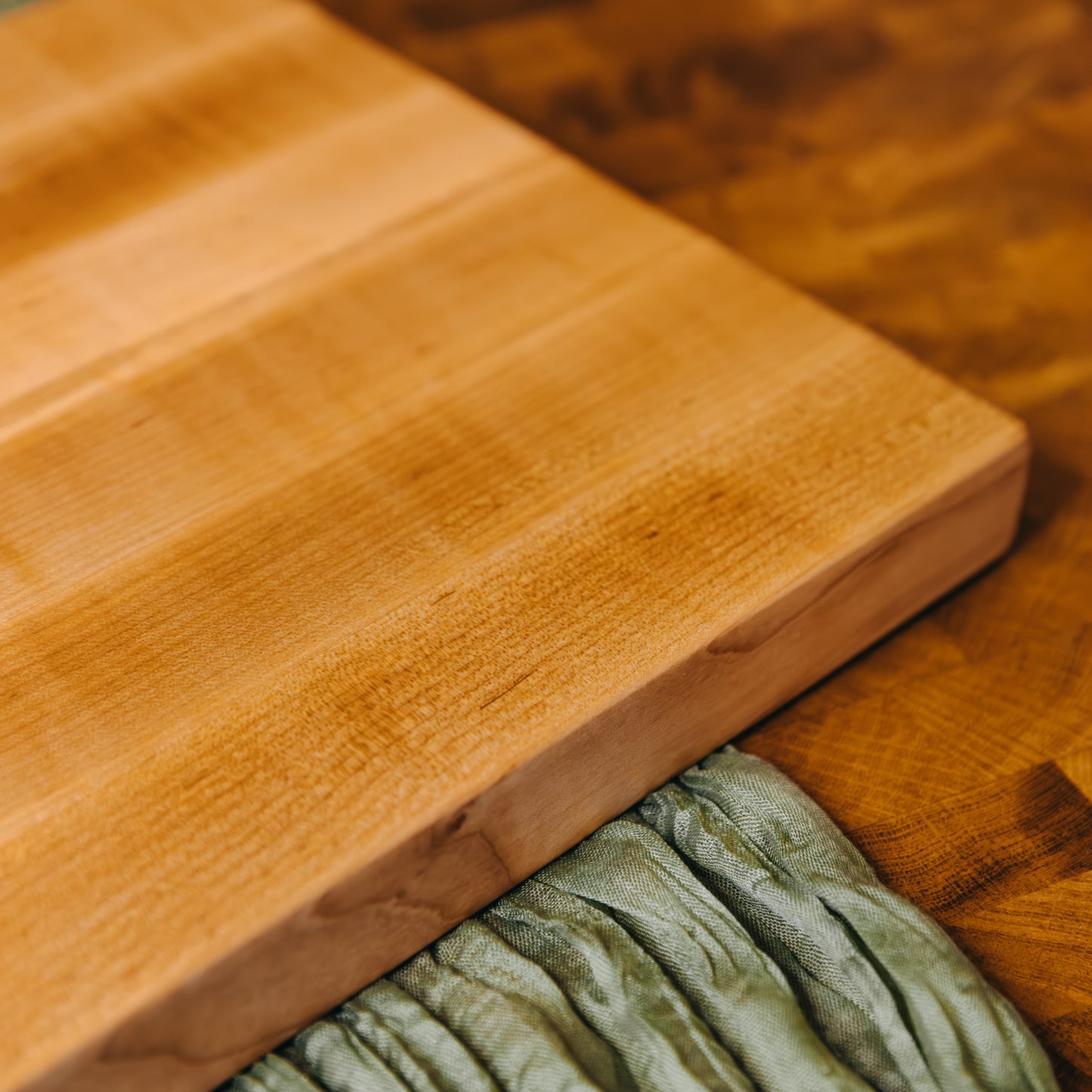 Edge Grain Hard Maple Cutting Board - One-Off 001 - "Curly"