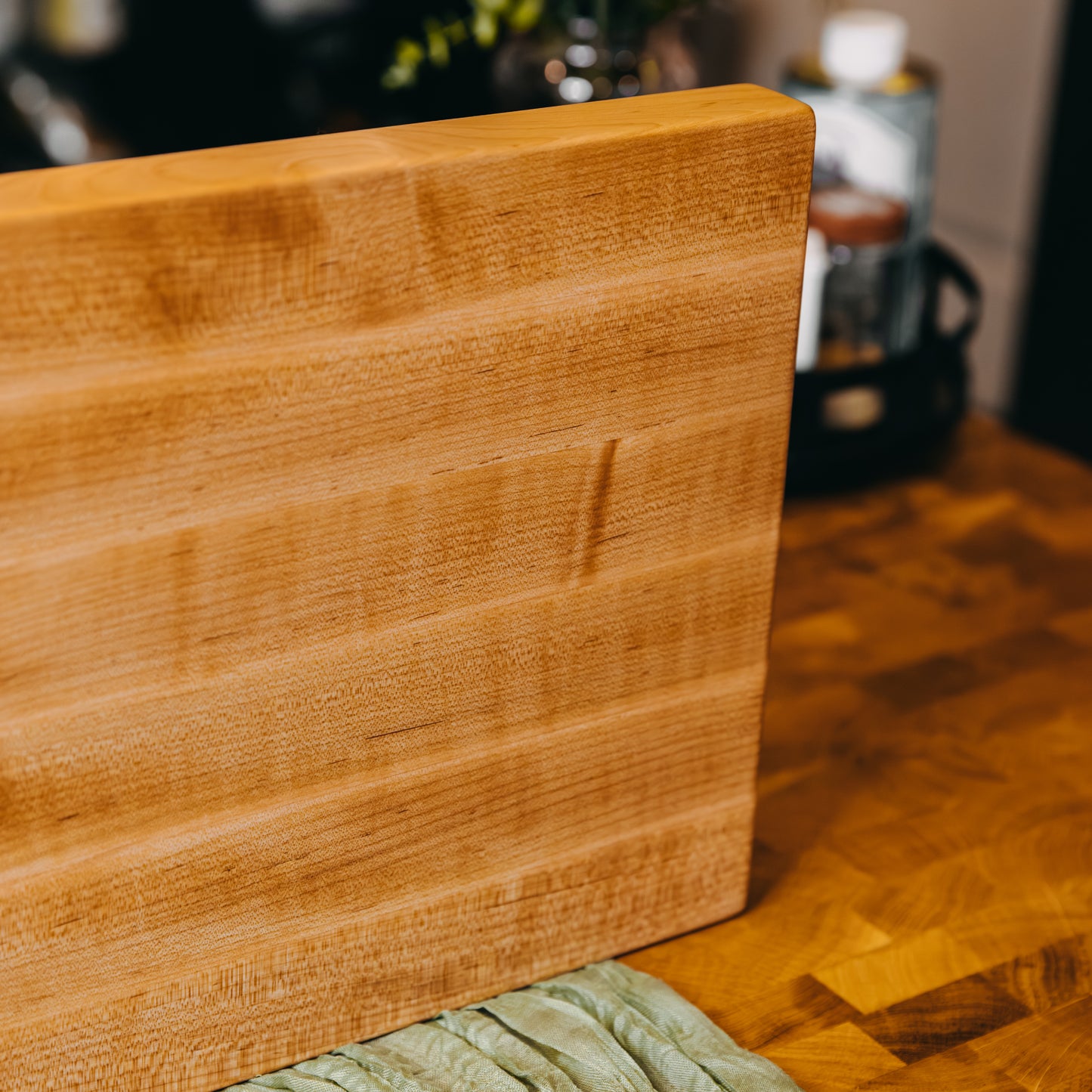 Edge Grain Hard Maple Cutting Board - One-Off 002 - "Curly"