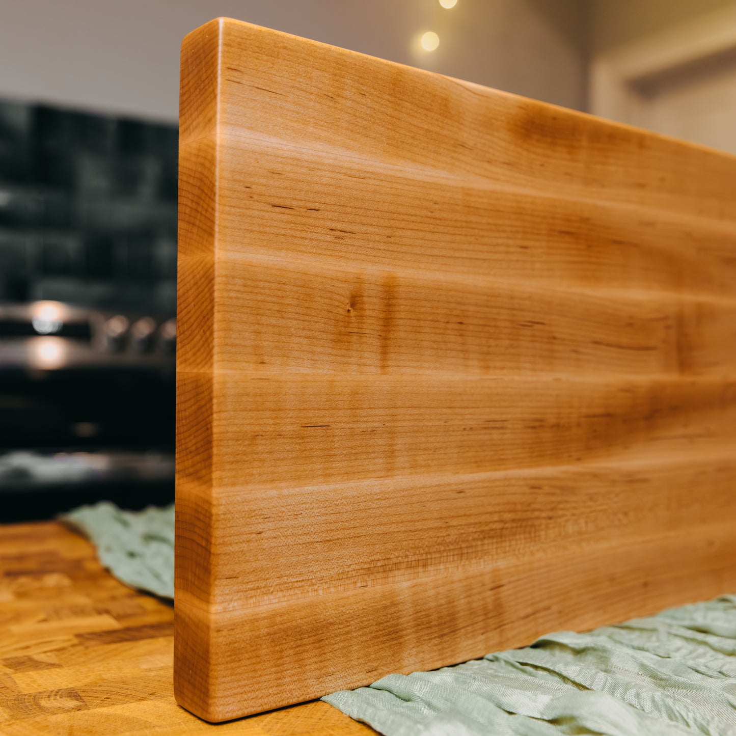 Edge Grain Hard Maple Cutting Board - One-Off 002 - "Curly"