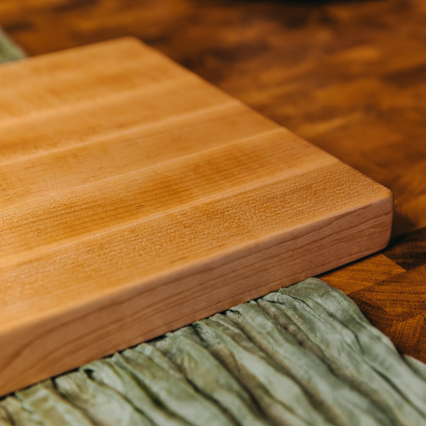 Edge Grain Hard Maple Cutting Board - One-Off 002 - "Curly"