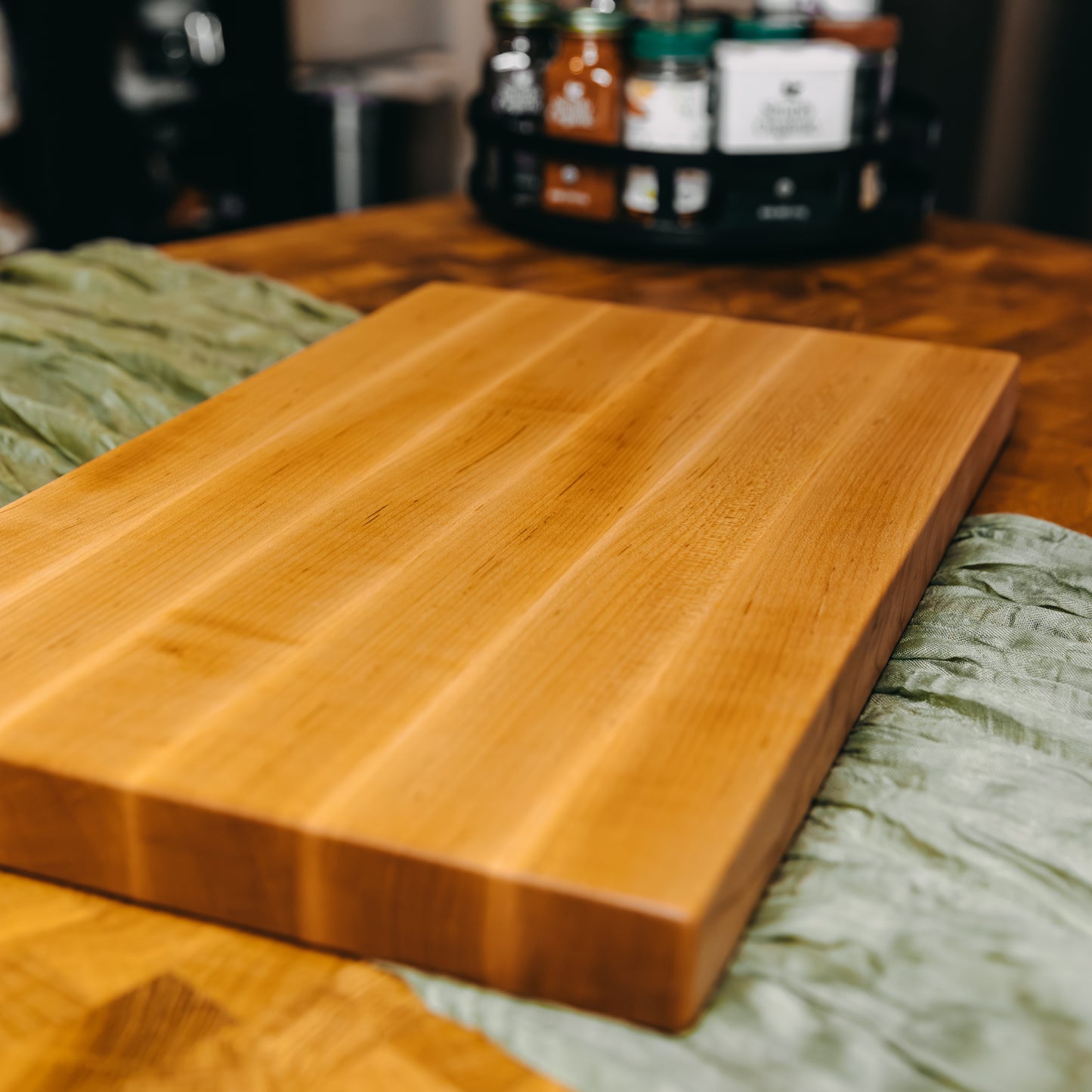 Edge Grain Hard Maple Cutting Board - One-Off 002 - "Curly"
