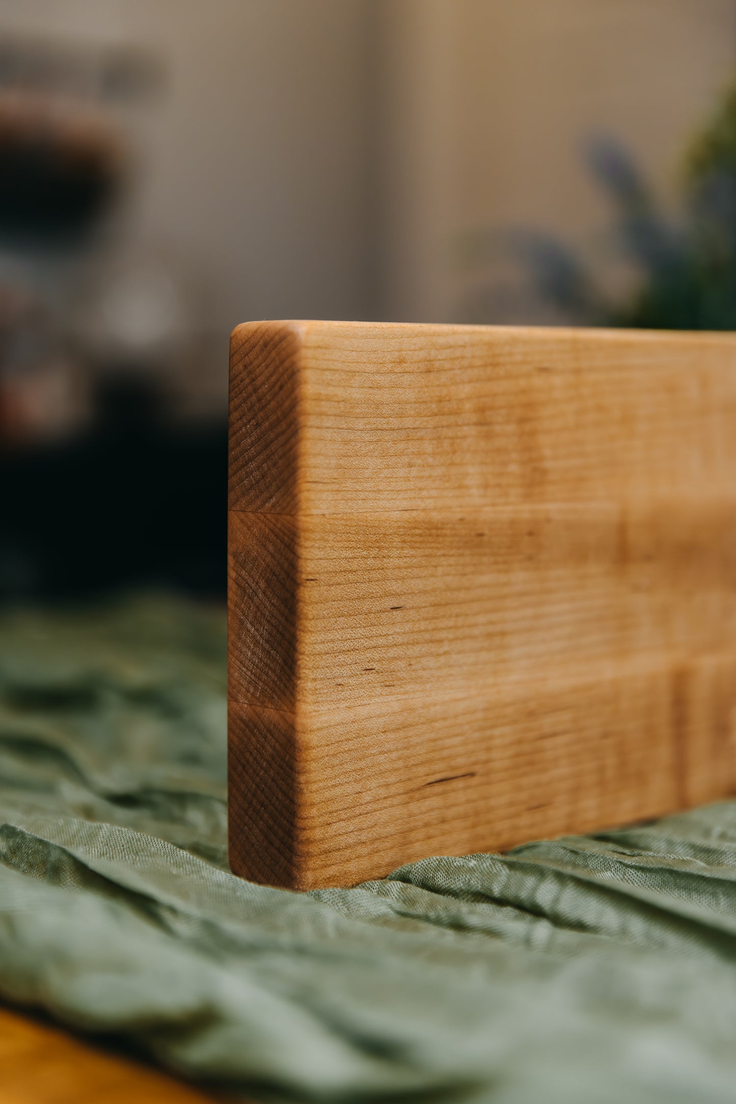Edge Grain Hard Maple Serving Board (One-Off 008) - "Curly"